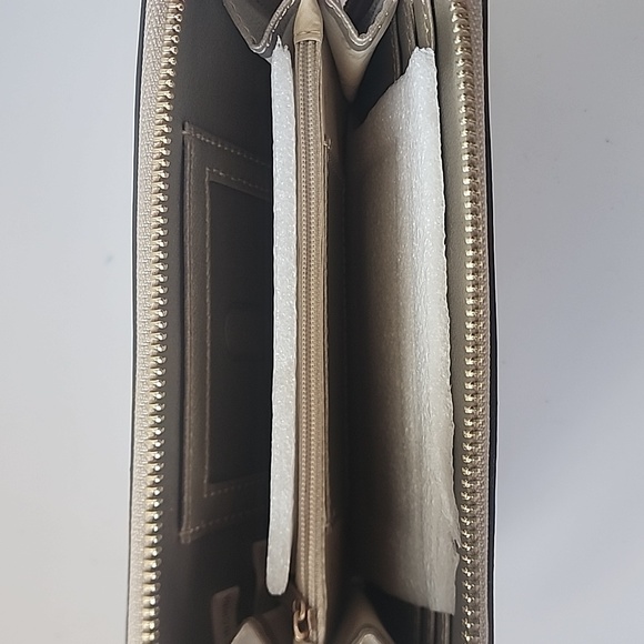 NWOT. NY&C Clutch/ Wallet. - Picture 5 of 13